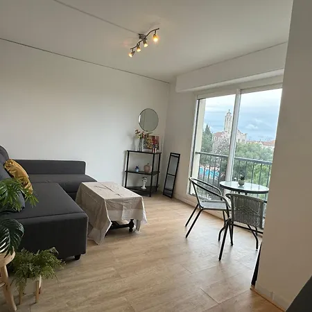 Lumineux Et Chaleureux. Apartamento *